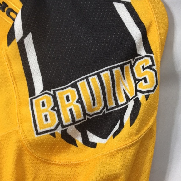 Vintage Made in Canada Boston Bruins The Pooh Bear Youth Hockey Jersey Size L/XL - Picture 13 of 16